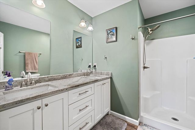 250 Old Babb Rd, Rocky Face, GA 30740