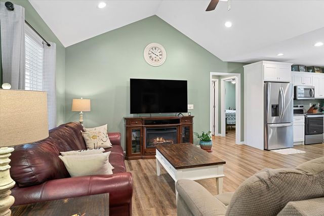 250 Old Babb Rd, Rocky Face, GA 30740