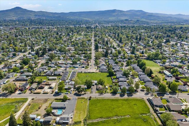849 Cherry Street, Medford, OR 97501