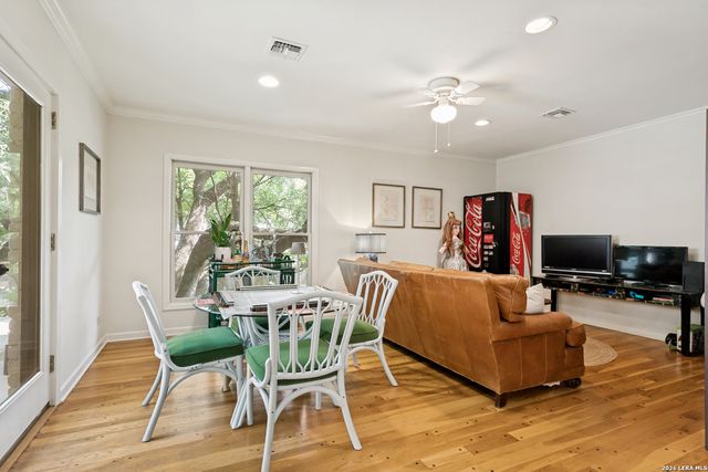 707 COLLEGE BLVD, San Antonio, TX 78209