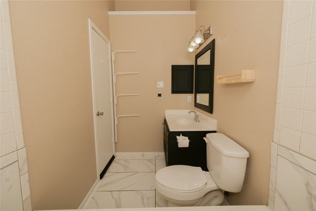 2083 Sundance Court, Lewisville, TX 75067