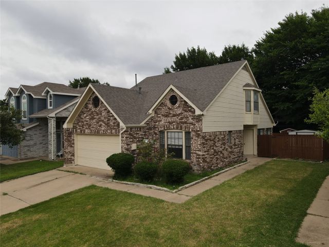 2083 Sundance Court, Lewisville, TX 75067