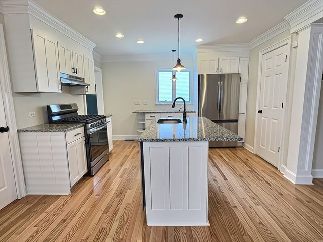 28 Cherry St, Plymouth, MA 02360