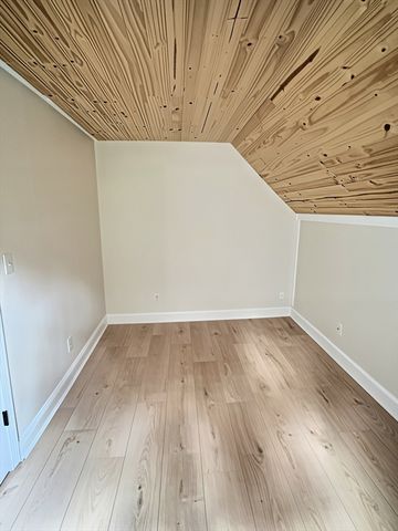 28 Cherry St, Plymouth, MA 02360