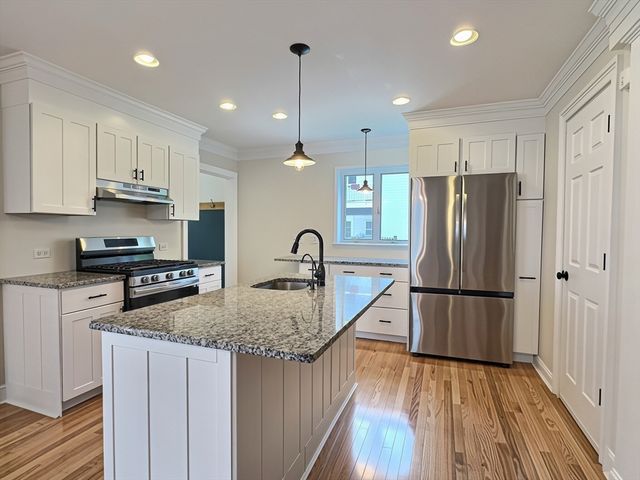28 Cherry St, Plymouth, MA 02360