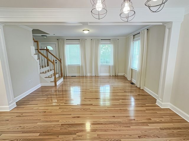28 Cherry St, Plymouth, MA 02360