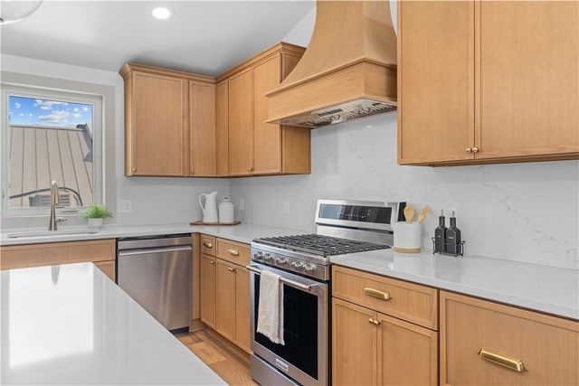 183 S 16th St, South Side, PA 15203