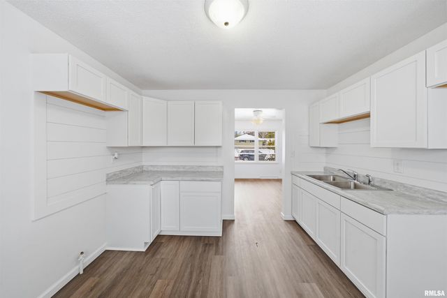 2230 W CINDY Lane, Peoria, IL 61614