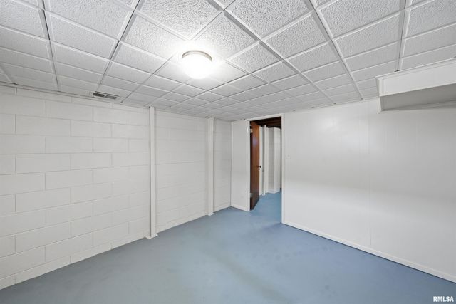 2230 W CINDY Lane, Peoria, IL 61614