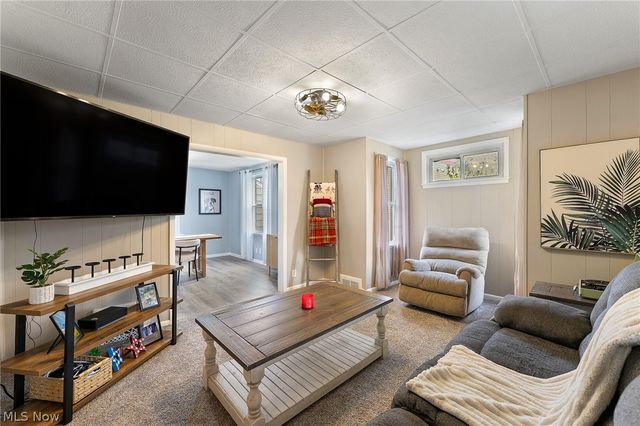 111 E Liberty Street, Girard, OH 44420