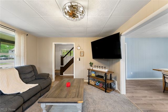 111 E Liberty Street, Girard, OH 44420