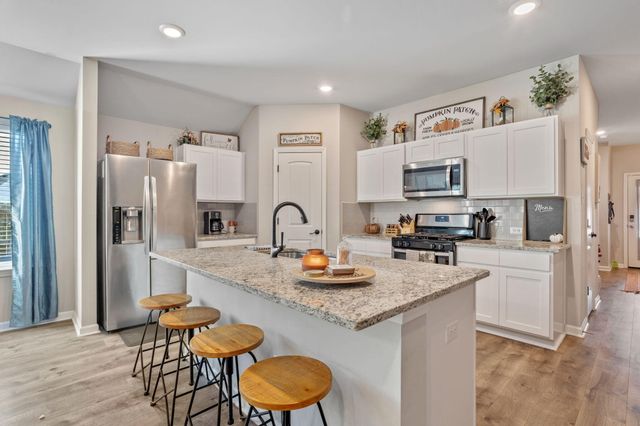 800 Hummingbird Cove, Lake Charles, LA 70611