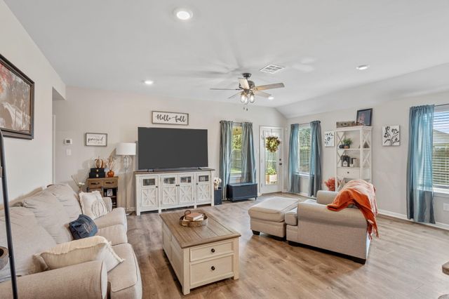 800 Hummingbird Cove, Lake Charles, LA 70611