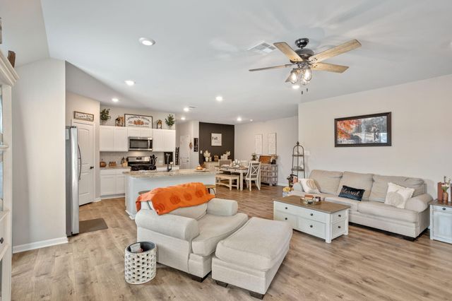 800 Hummingbird Cove, Lake Charles, LA 70611