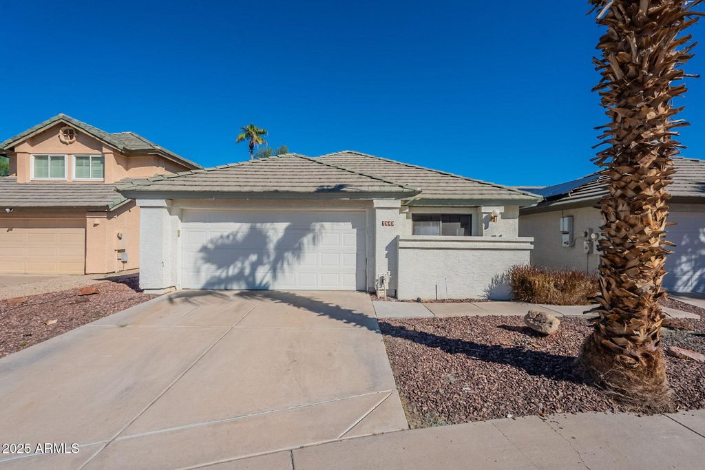 Image 1 of property listing at 7540 W SEQUOIA Drive, Glendale, AZ 85308