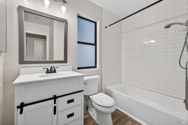 106 Nicholas Ct, Cotati, CA 94931