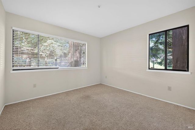 106 Nicholas Ct, Cotati, CA 94931