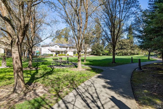 106 Nicholas Ct, Cotati, CA 94931