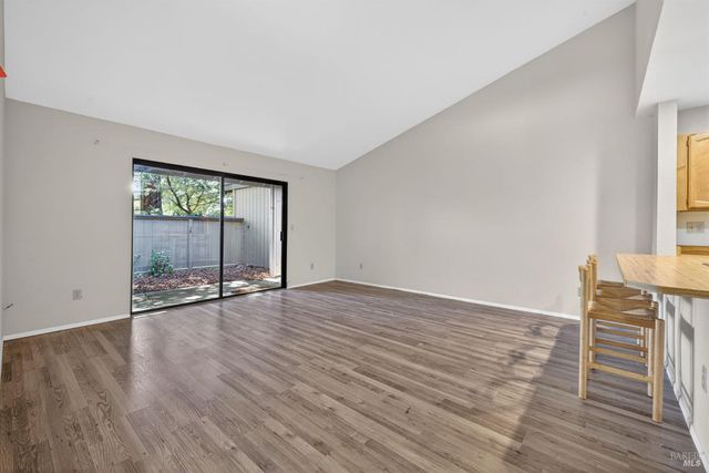 106 Nicholas Ct, Cotati, CA 94931