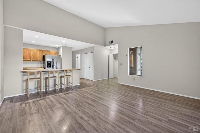 106 Nicholas Ct, Cotati, CA 94931