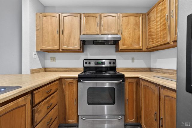 106 Nicholas Ct, Cotati, CA 94931