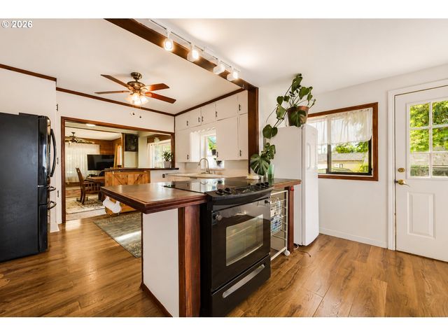 7110 Se WOODSTOCK Blvd, Portland, OR 97206