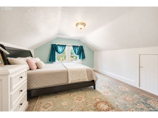 7110 Se WOODSTOCK Blvd, Portland, OR 97206