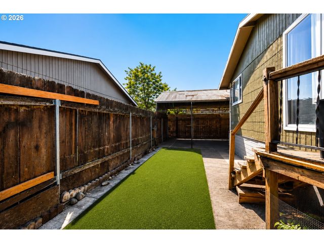 7110 Se WOODSTOCK Blvd, Portland, OR 97206