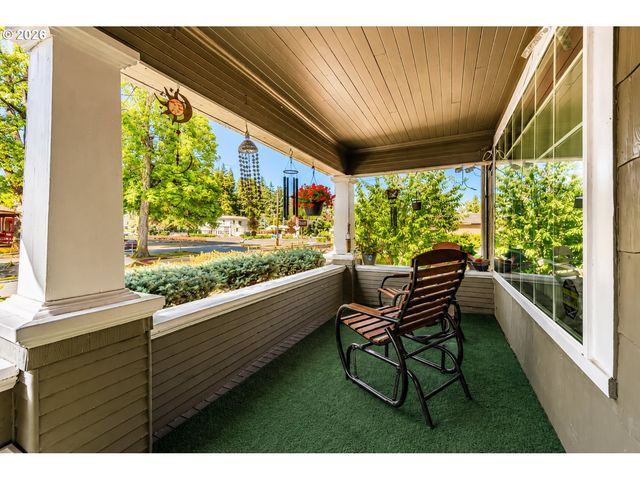 7110 Se WOODSTOCK Blvd, Portland, OR 97206
