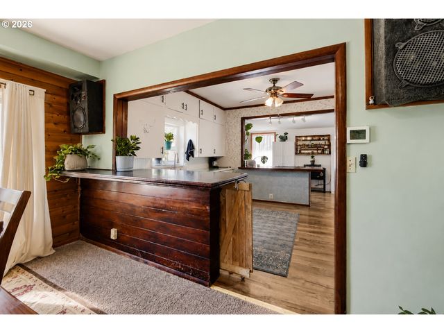 7110 Se WOODSTOCK Blvd, Portland, OR 97206