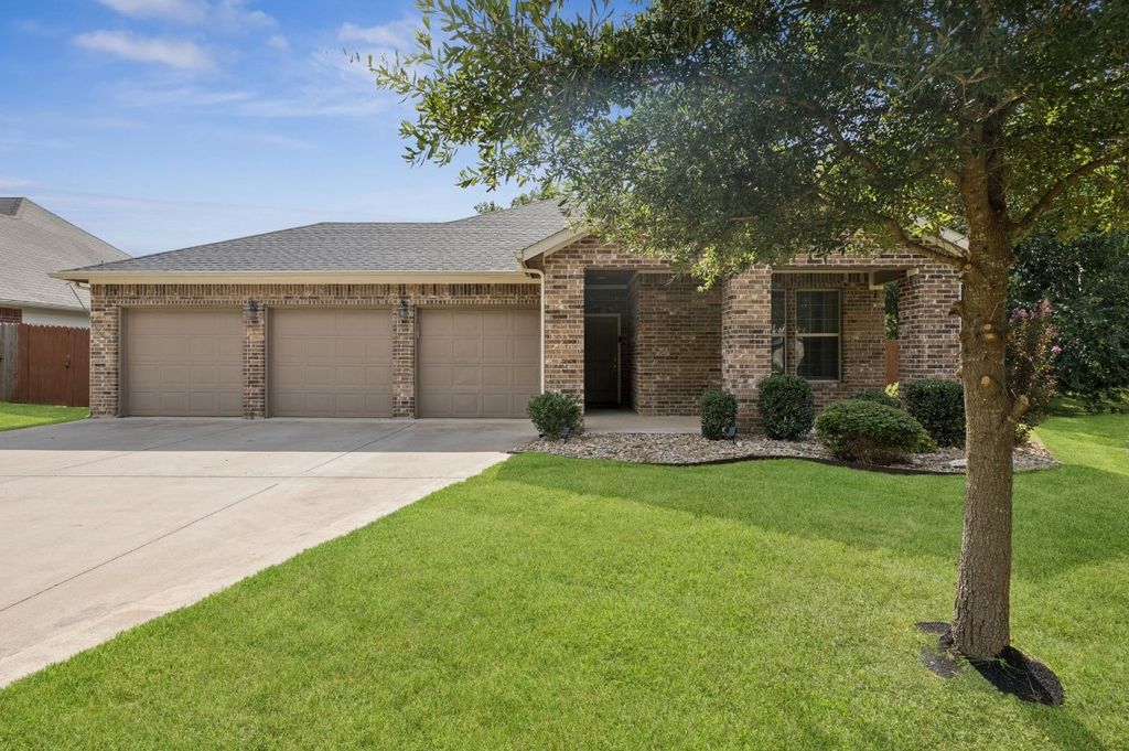 1700 Fairway Drive, Sherman, TX 75090