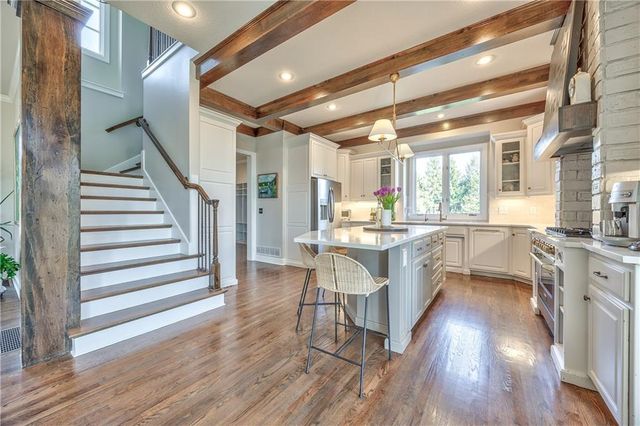 14236 Nieman Road, Overland Park, KS 66221