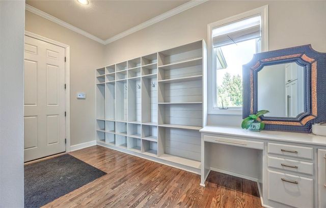 14236 Nieman Road, Overland Park, KS 66221