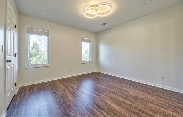 14236 Nieman Road, Overland Park, KS 66221