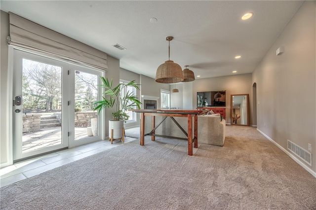 14236 Nieman Road, Overland Park, KS 66221