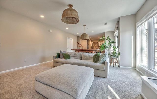 14236 Nieman Road, Overland Park, KS 66221