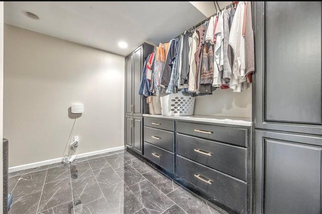 14236 Nieman Road, Overland Park, KS 66221