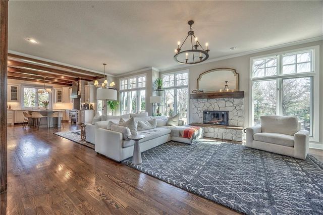 14236 Nieman Road, Overland Park, KS 66221