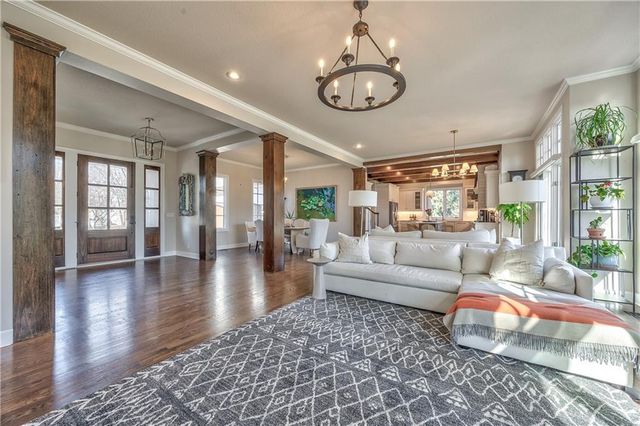 14236 Nieman Road, Overland Park, KS 66221