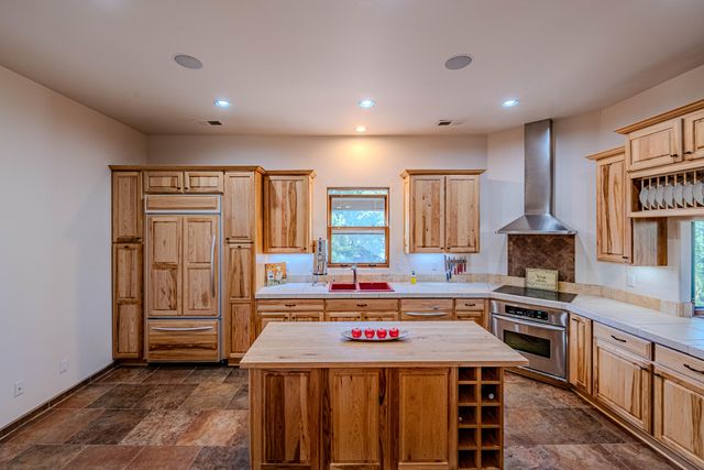 6 Storyteller Court, Sandia Park, NM 87047