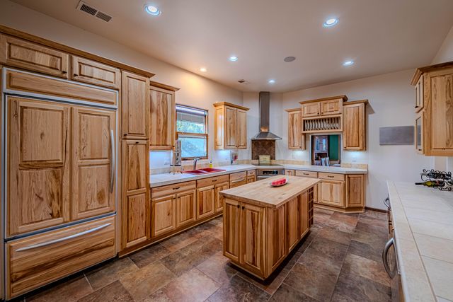 6 Storyteller Court, Sandia Park, NM 87047