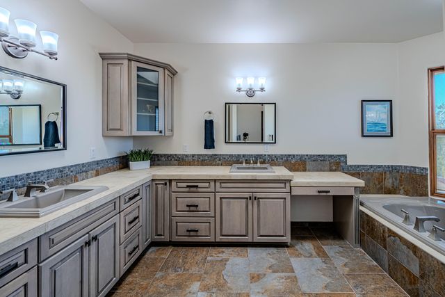 6 Storyteller Court, Sandia Park, NM 87047