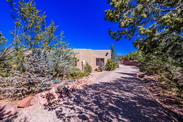 6 Storyteller Court, Sandia Park, NM 87047