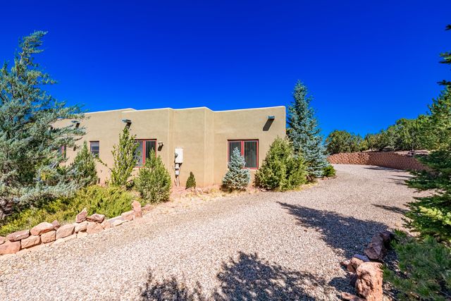 6 Storyteller Court, Sandia Park, NM 87047