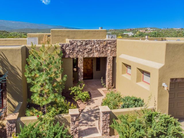 6 Storyteller Court, Sandia Park, NM 87047