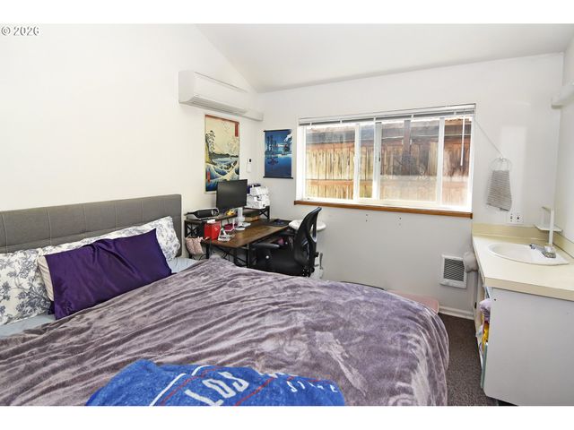 1120 E 24TH Ave, Eugene, OR 97403