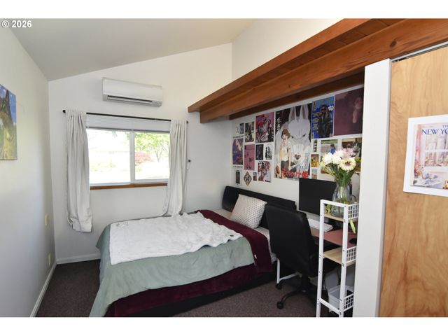 1120 E 24TH Ave, Eugene, OR 97403