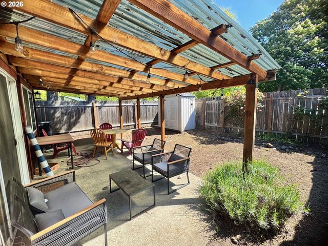 1120 E 24TH Ave, Eugene, OR 97403