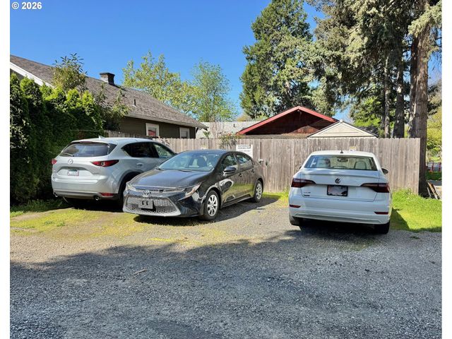 1120 E 24TH Ave, Eugene, OR 97403
