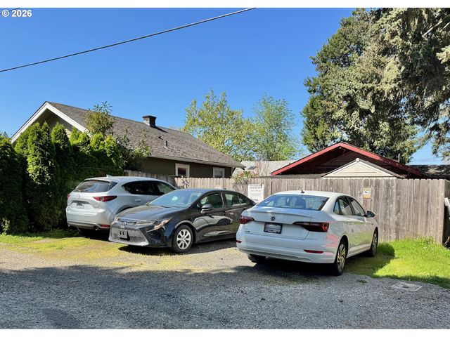 1120 E 24TH Ave, Eugene, OR 97403